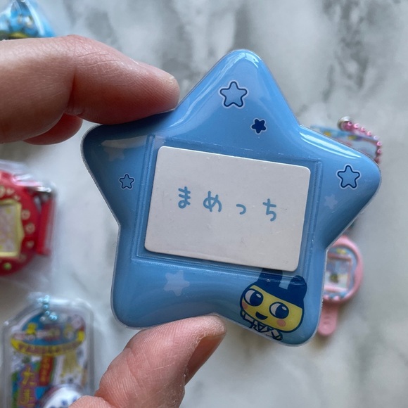 Bandai - Tamagotchi GASHAPON Keychain/badge LOT - Picture 6 of 11